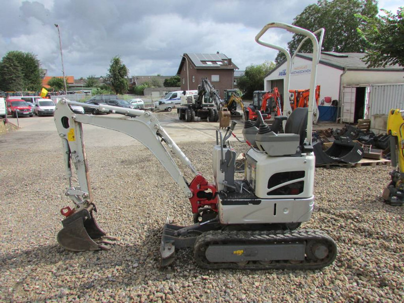 Takeuchi TB 210 R Minibagger 14.500 EUR - حفارة مصغرة: صور 1 Takeuchi TB 210 R Minibagger 14.500 EUR - حفارة مصغرة: صور 1