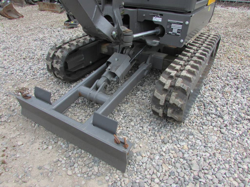 Volvo EC 18 E Minibagger 23.500 EUR - حفارة مصغرة: صور 3 Volvo EC 18 E Minibagger 23.500 EUR - حفارة مصغرة: صور 3