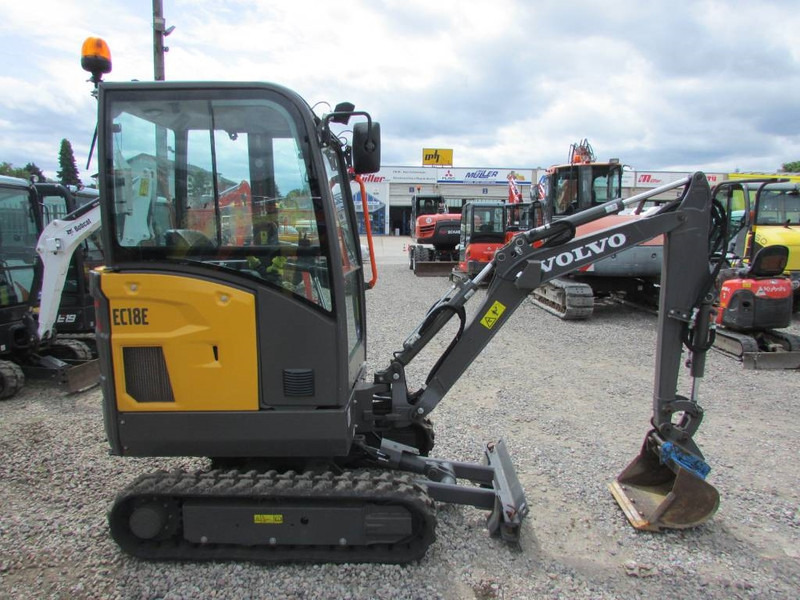 Volvo EC 18 E Minibagger 24.500 EUR - حفارة مصغرة: صور 4 Volvo EC 18 E Minibagger 24.500 EUR - حفارة مصغرة: صور 4