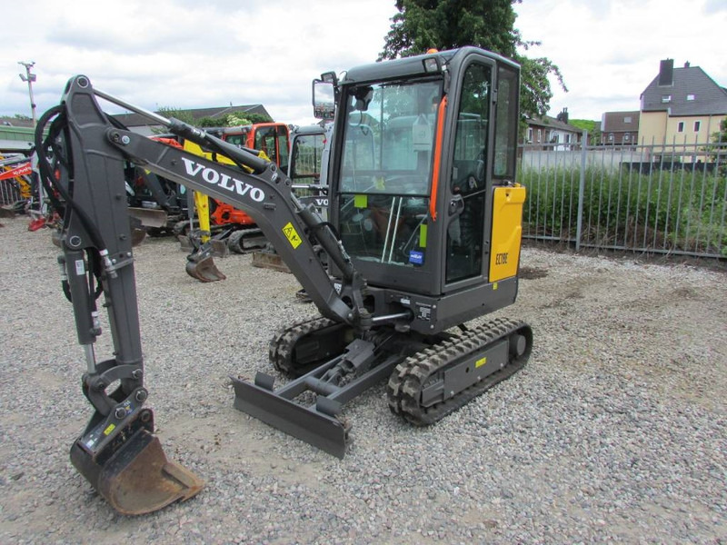 Volvo EC 18 E Minibagger 24.500 EUR - حفارة مصغرة: صور 2 Volvo EC 18 E Minibagger 24.500 EUR - حفارة مصغرة: صور 2