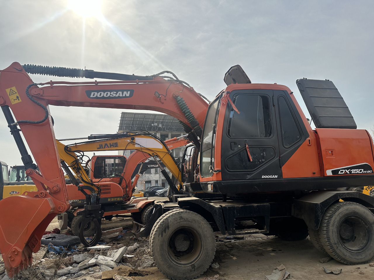 DOOSAN 150W - حفارة على عجلات: صور 1 DOOSAN 150W - حفارة على عجلات: صور 1