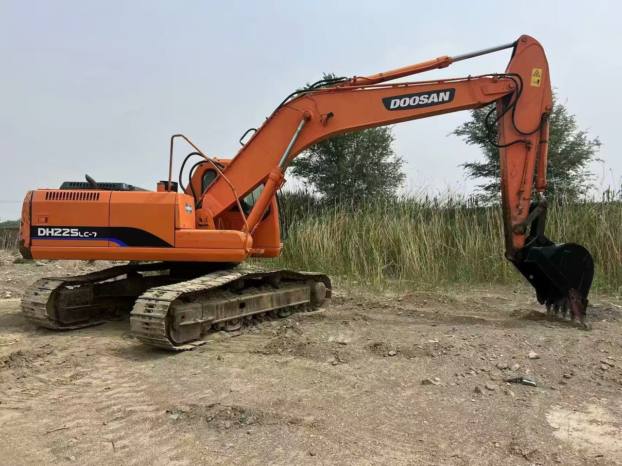 DOOSAN DH225LC-7 - حفارات زحافة: صور 1 DOOSAN DH225LC-7 - حفارات زحافة: صور 1