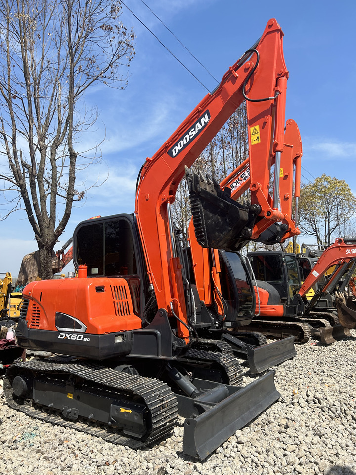 Doosan DX60 - حفارات زحافة: صور 1 Doosan DX60 - حفارات زحافة: صور 1