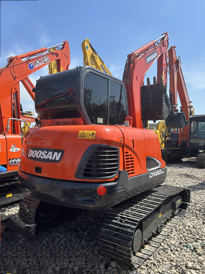 Doosan DX60 - حفارات زحافة: صور 5 Doosan DX60 - حفارات زحافة: صور 5