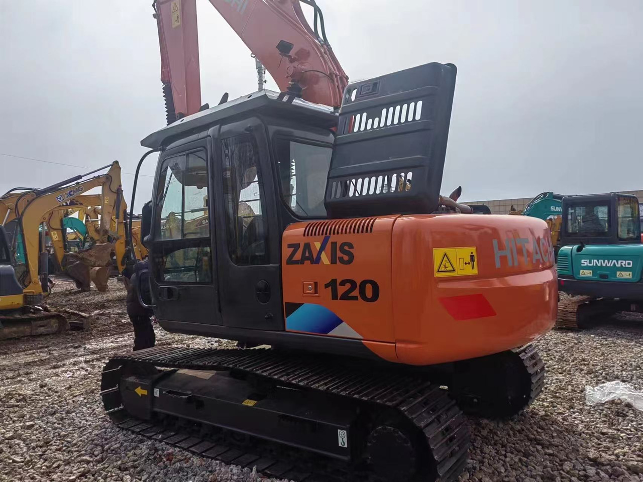 HITACHI ZX120 - حفارات زحافة: صور 2 HITACHI ZX120 - حفارات زحافة: صور 2