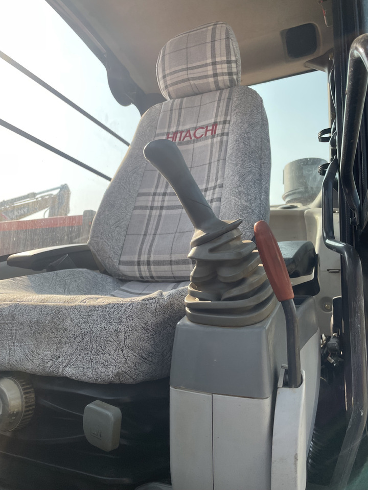 HITACHI ZX130 - حفارات زحافة: صور 3 HITACHI ZX130 - حفارات زحافة: صور 3