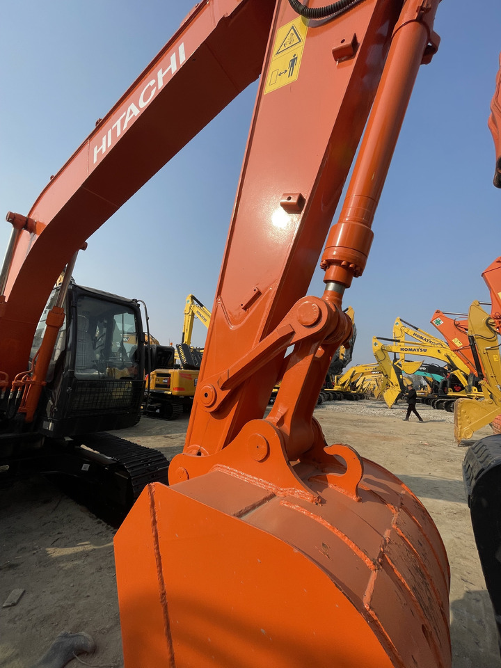 HITACHI ZX130 - حفارات زحافة: صور 5 HITACHI ZX130 - حفارات زحافة: صور 5