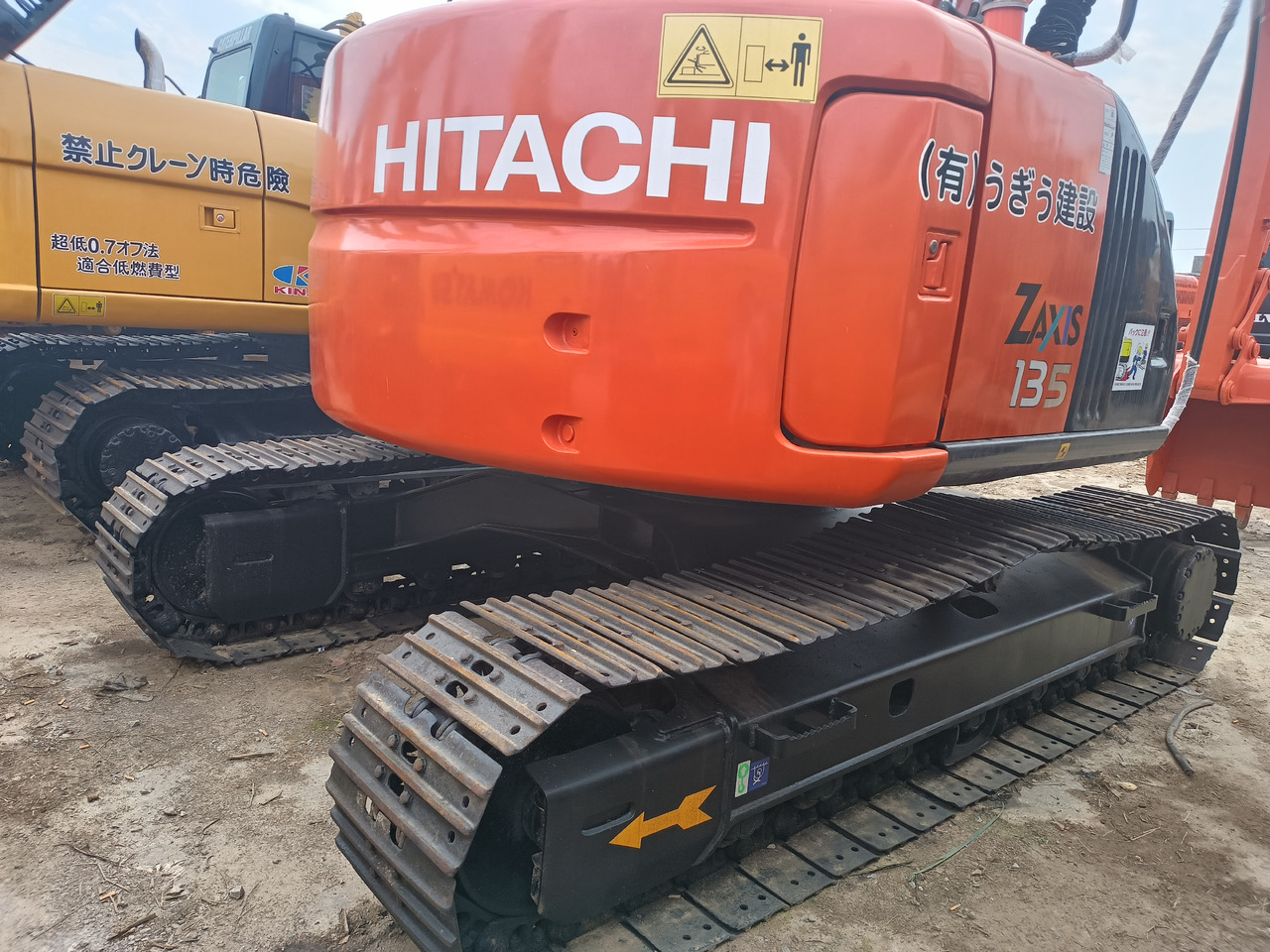 HITACHI ZX135 - حفارات زحافة: صور 3 HITACHI ZX135 - حفارات زحافة: صور 3