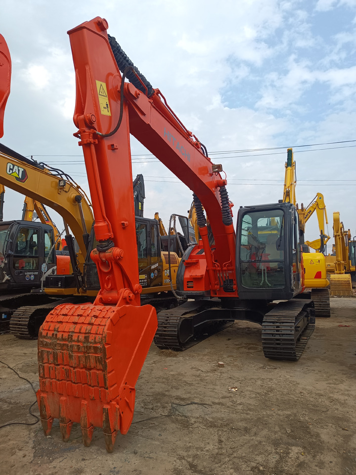 HITACHI ZX135 - حفارات زحافة: صور 5 HITACHI ZX135 - حفارات زحافة: صور 5