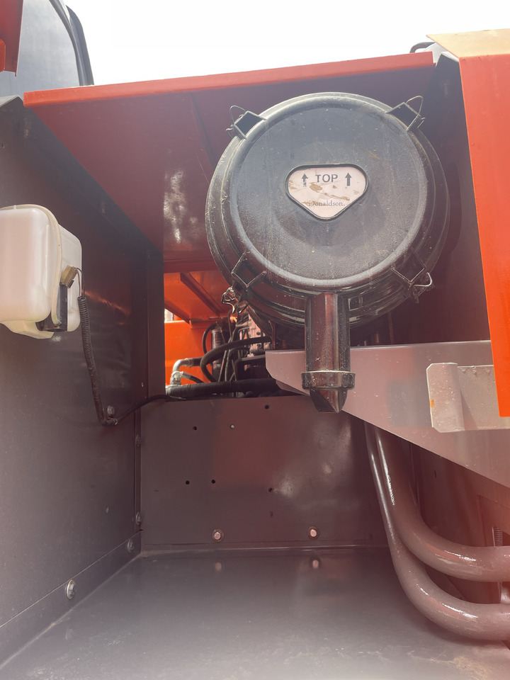 حفارات زحافة Hitachi ZX200: صور 8