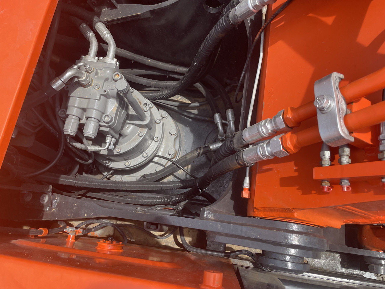 حفارات زحافة Hitachi ZX200: صور 11