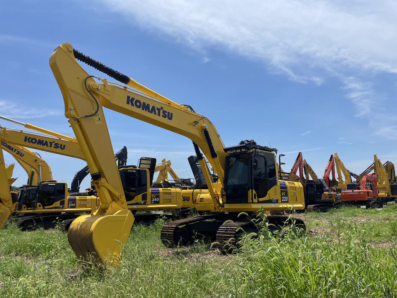 KOMATSU PC 220-8 - حفارات زحافة: صور 4 KOMATSU PC 220-8 - حفارات زحافة: صور 4