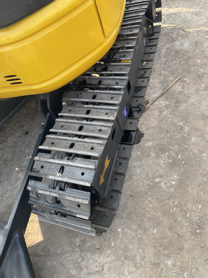 KOMATSU PC 35 MR-3 - حفارة مصغرة: صور 5 KOMATSU PC 35 MR-3 - حفارة مصغرة: صور 5