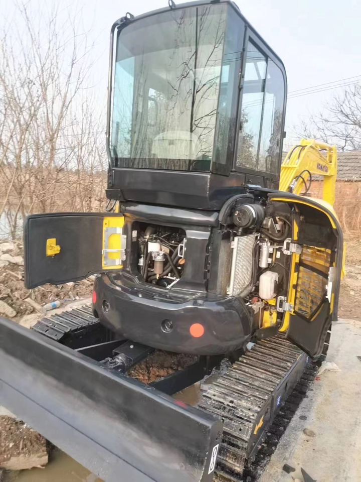 KOMATSU PC 35 MR - حفارة مصغرة: صور 4 KOMATSU PC 35 MR - حفارة مصغرة: صور 4