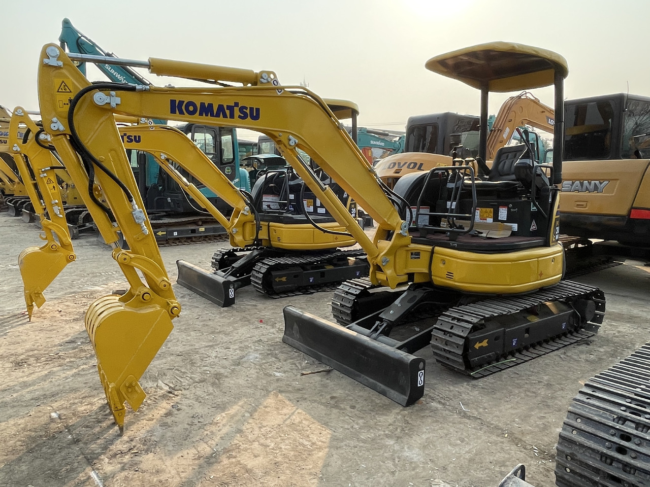 KOMATSU PC30MR-3 - حفارة مصغرة: صور 4 KOMATSU PC30MR-3 - حفارة مصغرة: صور 4
