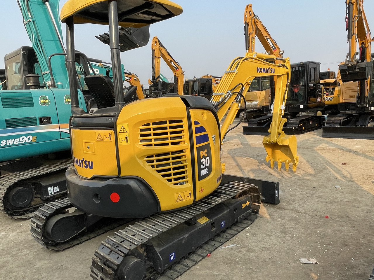 KOMATSU PC30MR-3 - حفارة مصغرة: صور 3 KOMATSU PC30MR-3 - حفارة مصغرة: صور 3