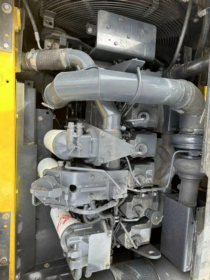 KOMATSU PC450-7 - حفارات زحافة: صور 5 KOMATSU PC450-7 - حفارات زحافة: صور 5