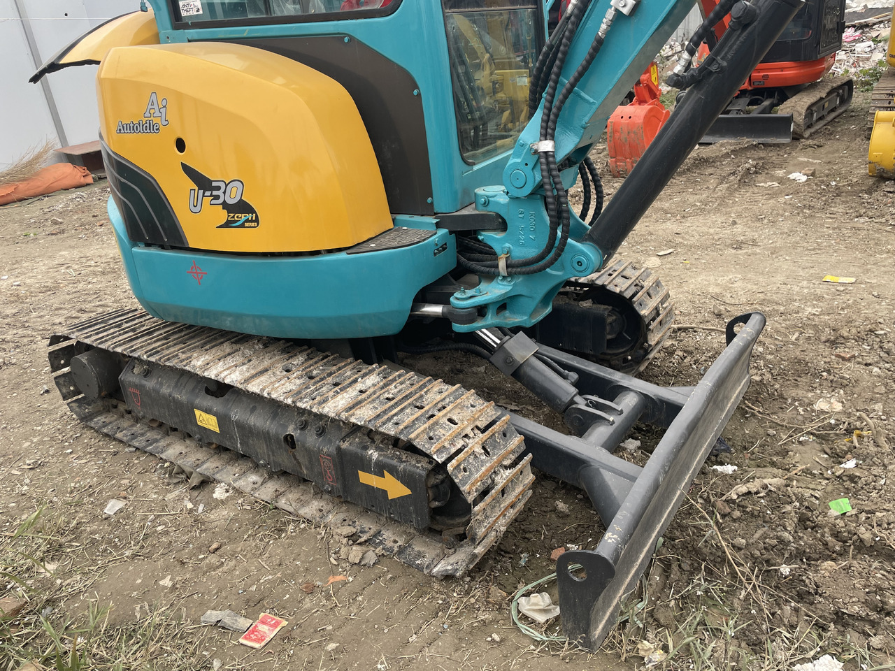 KUBOTA U-30 - حفارة مصغرة: صور 5 KUBOTA U-30 - حفارة مصغرة: صور 5