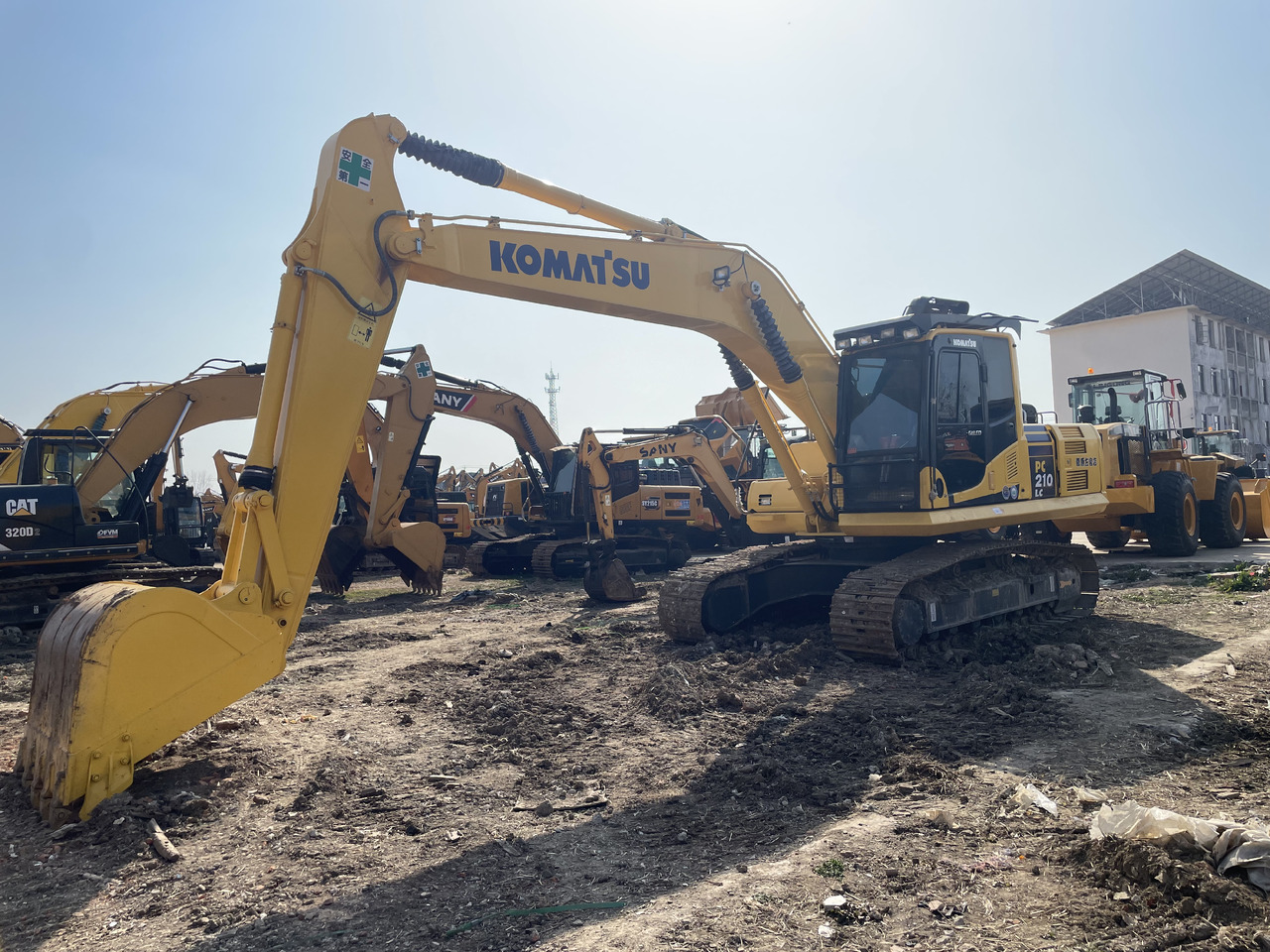 Komatsu PC 210LC - حفارات زحافة: صور 3 Komatsu PC 210LC - حفارات زحافة: صور 3