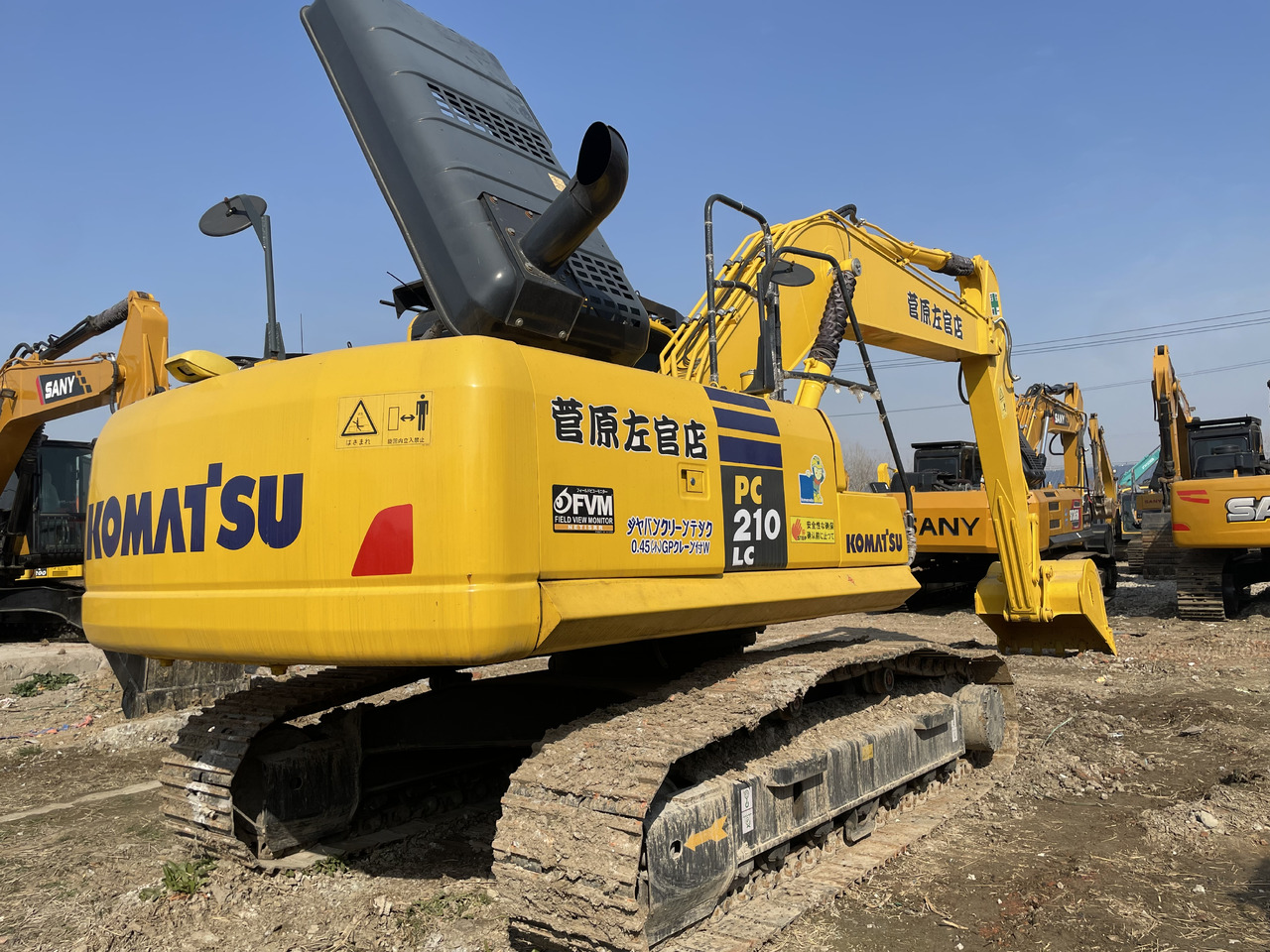 Komatsu PC 210LC - حفارات زحافة: صور 2 Komatsu PC 210LC - حفارات زحافة: صور 2
