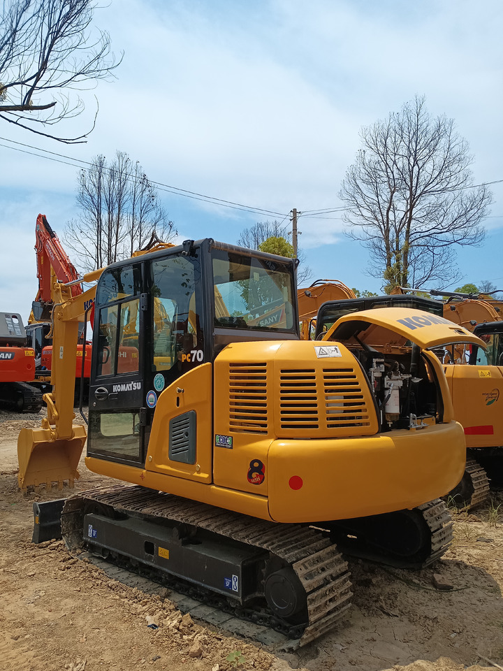 Komatsu PC70 - حفارات زحافة: صور 2 Komatsu PC70 - حفارات زحافة: صور 2
