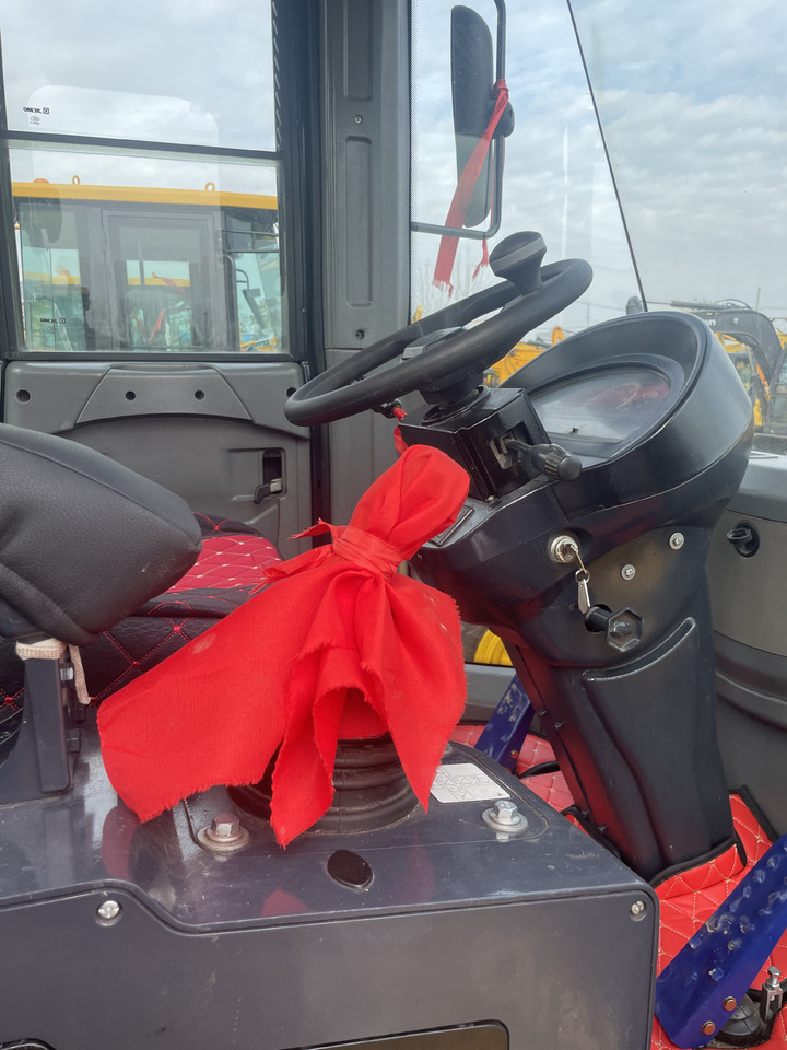 اللودر بعجل XCMG ZL50GN: صور 9