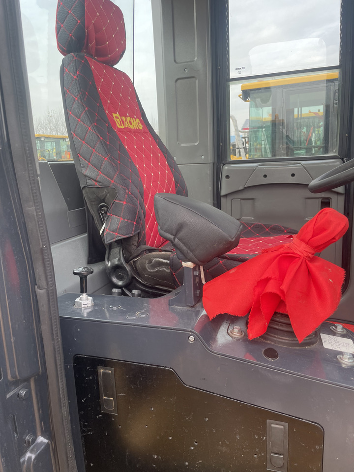 اللودر بعجل XCMG ZL50GN: صور 6