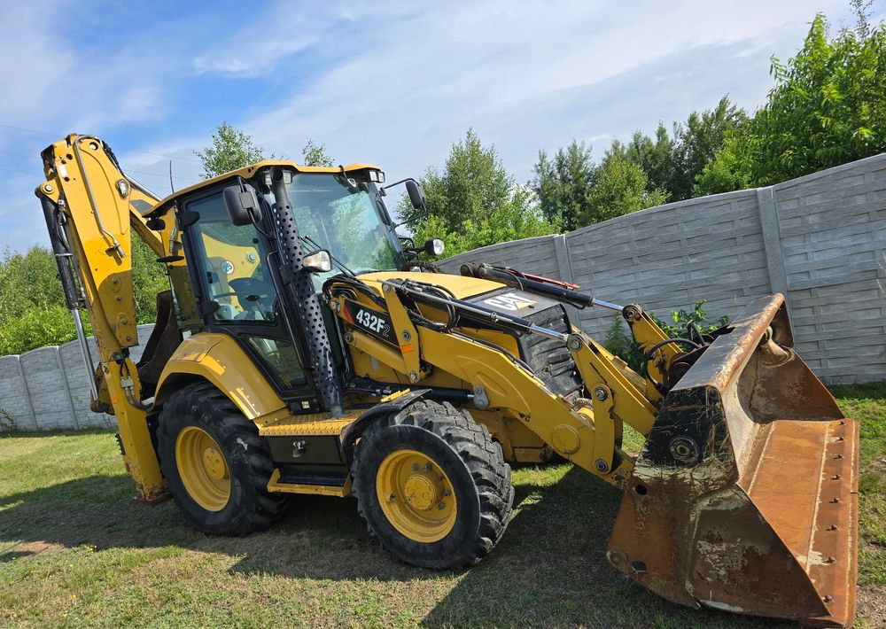 Caterpillar - حفار متعدد الاستخدام: صور 2 Caterpillar - حفار متعدد الاستخدام: صور 2