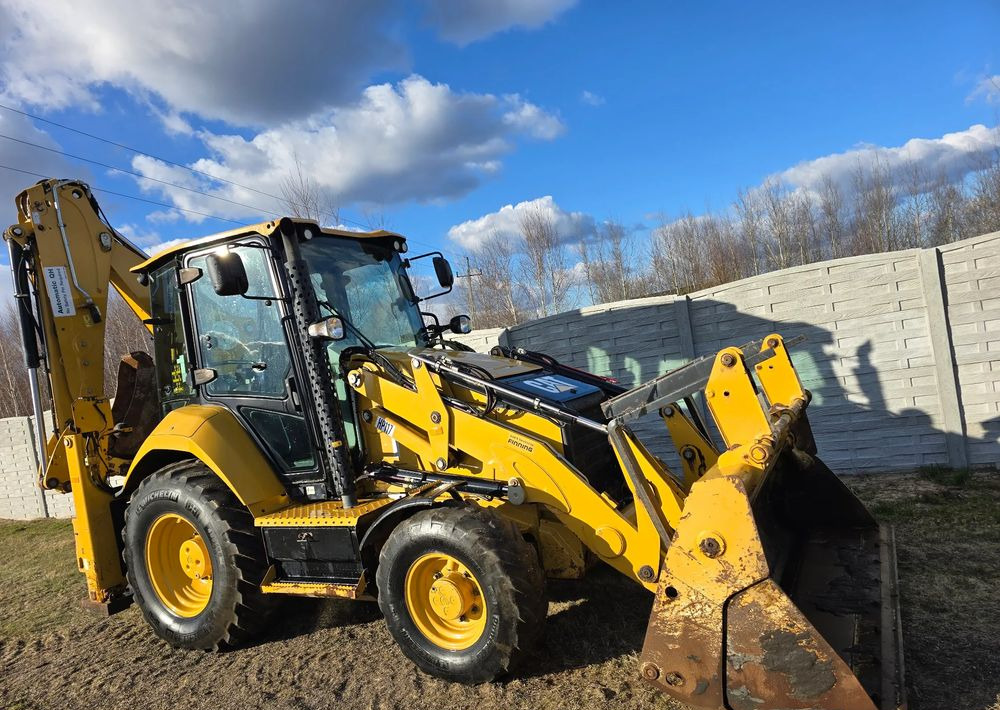 Caterpillar - حفار متعدد الاستخدام: صور 2 Caterpillar - حفار متعدد الاستخدام: صور 2