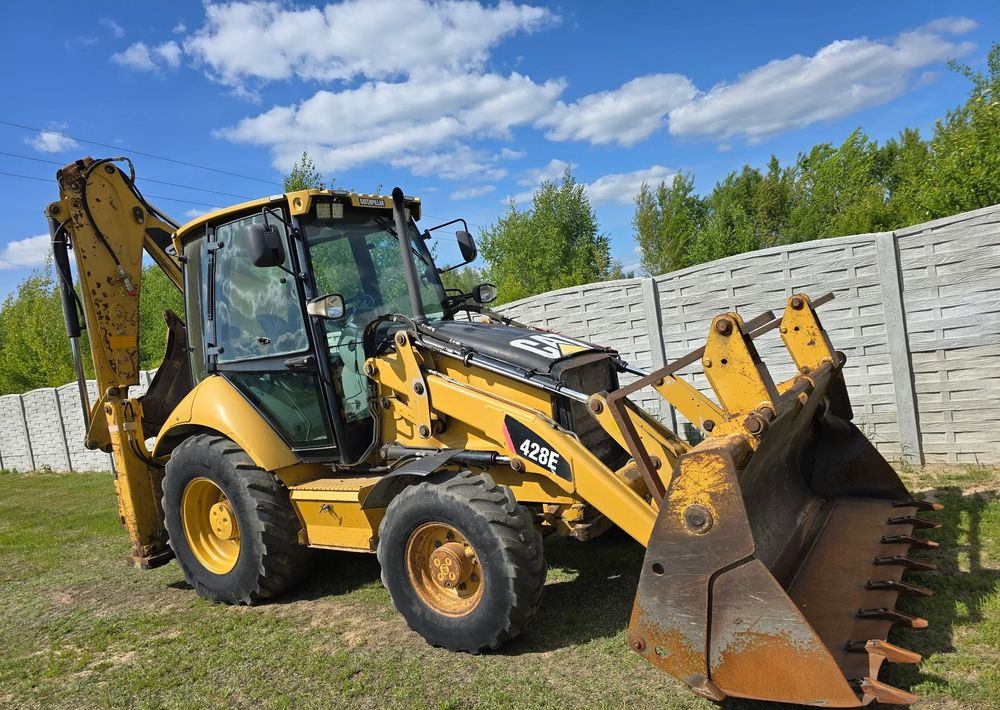 Caterpillar - حفار متعدد الاستخدام: صور 1 Caterpillar - حفار متعدد الاستخدام: صور 1