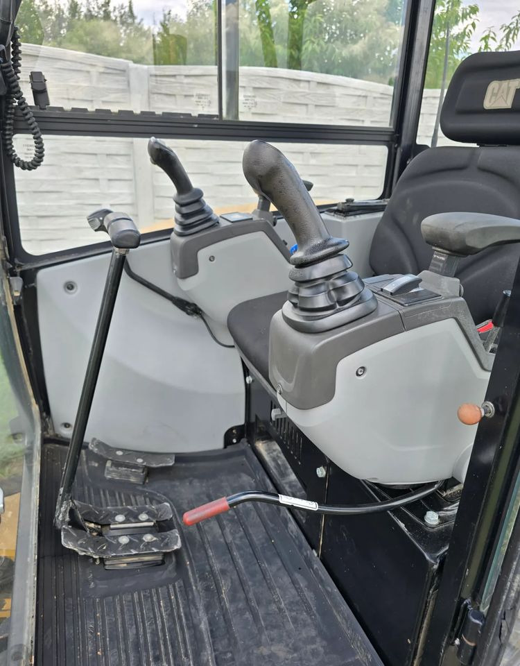 Caterpillar - حفارة مصغرة: صور 3 Caterpillar - حفارة مصغرة: صور 3