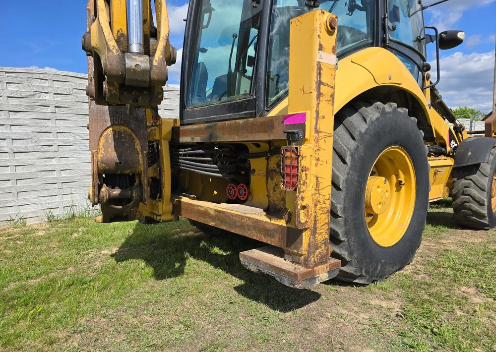 Caterpillar - حفار متعدد الاستخدام: صور 4 Caterpillar - حفار متعدد الاستخدام: صور 4