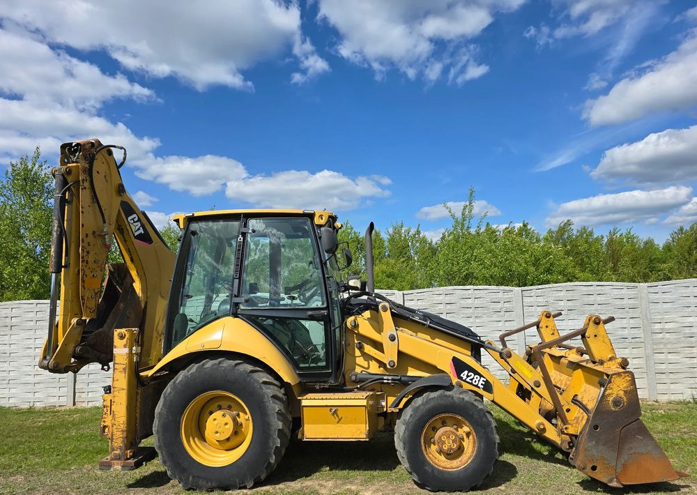 Caterpillar - حفار متعدد الاستخدام: صور 5 Caterpillar - حفار متعدد الاستخدام: صور 5