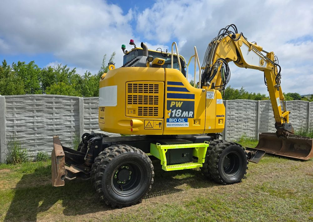 Komatsu - حفارة على عجلات: صور 4 Komatsu - حفارة على عجلات: صور 4