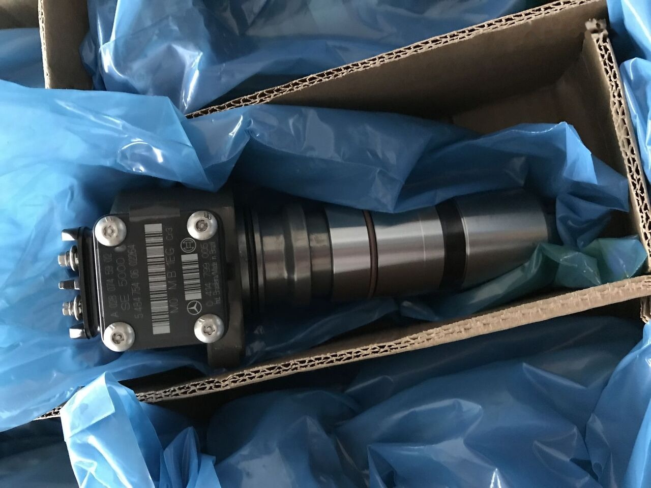 Bosch 028745902   Mercedes-Benz AXOR-ATEGO-ACTROS MERCEDES truck - مضخات الوقود - شاحنة: صور 2 Bosch 028745902   Mercedes-Benz AXOR-ATEGO-ACTROS MERCEDES truck - مضخات الوقود - شاحنة: صور 2