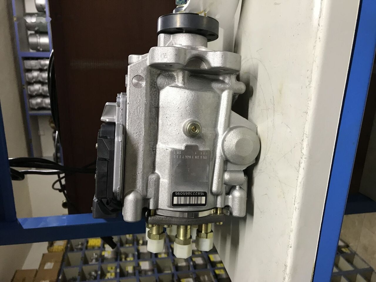 Bosch 2018 51965010612   MAN - مضخات الوقود - شاحنة: صور 3 Bosch 2018 51965010612   MAN - مضخات الوقود - شاحنة: صور 3