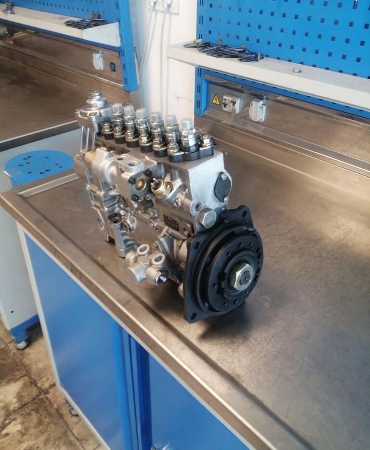 Bosch EXCHANGE A0250745702   Mercedes-Benz . truck - مضخات الوقود - شاحنة: صور 1 Bosch EXCHANGE A0250745702   Mercedes-Benz . truck - مضخات الوقود - شاحنة: صور 1