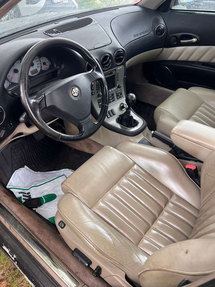 1999 Alfa Romeo 166 - سيدان: صور 4 1999 Alfa Romeo 166 - سيدان: صور 4