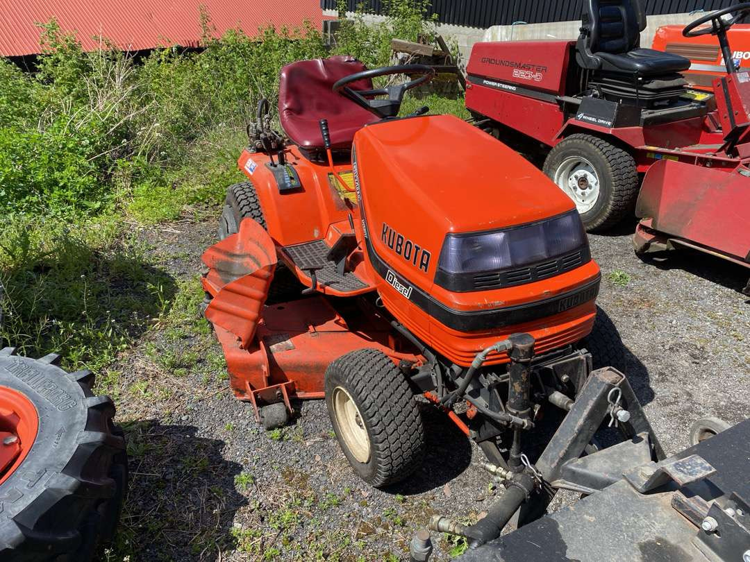 2000 Kubota G1700//Sitteklipper med feier og oppsamler - جزازة المروج: صور 4 2000 Kubota G1700//Sitteklipper med feier og oppsamler - جزازة المروج: صور 4