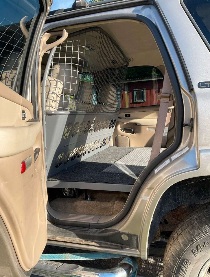 سيارة دفع رباعي 2003 Chevrolet Tahoe: صور 13