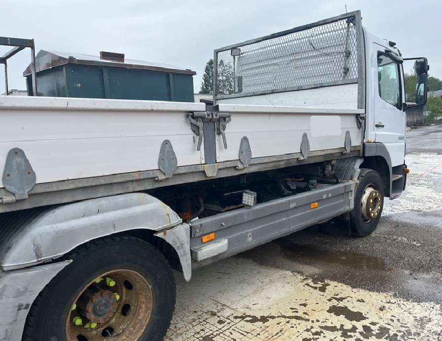 2004 Mercedes-Benz Tipp - EU-godkjent - قلابات: صور 3 2004 Mercedes-Benz Tipp - EU-godkjent - قلابات: صور 3