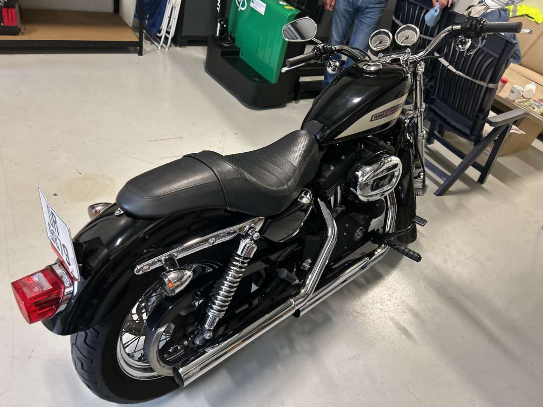 2006 Harley-Davidson XL Sportster 1200 Roadster - مقطورة دراجة نارية: صور 3 2006 Harley-Davidson XL Sportster 1200 Roadster - مقطورة دراجة نارية: صور 3