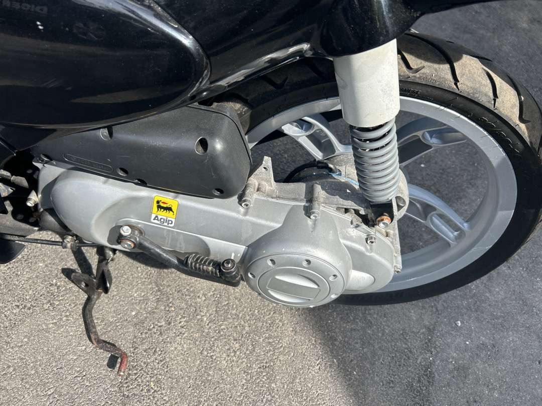 مقطورة دراجة نارية 2011 Moped APRILIA APRILIA SCARABEO50 2T NERO APR: صور 11