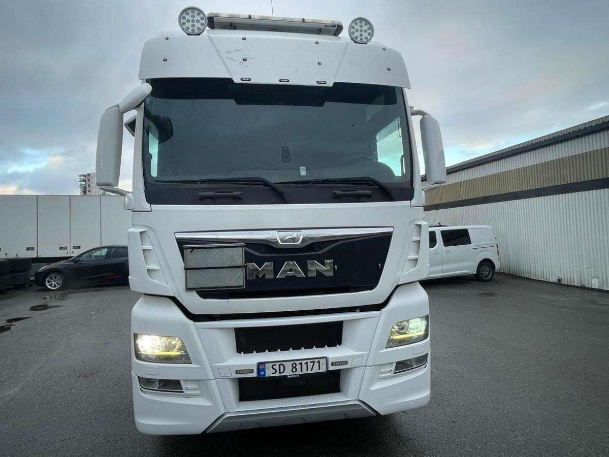 2016 MAN TGX 28.560 - شاحنة جرار: صور 1 2016 MAN TGX 28.560 - شاحنة جرار: صور 1