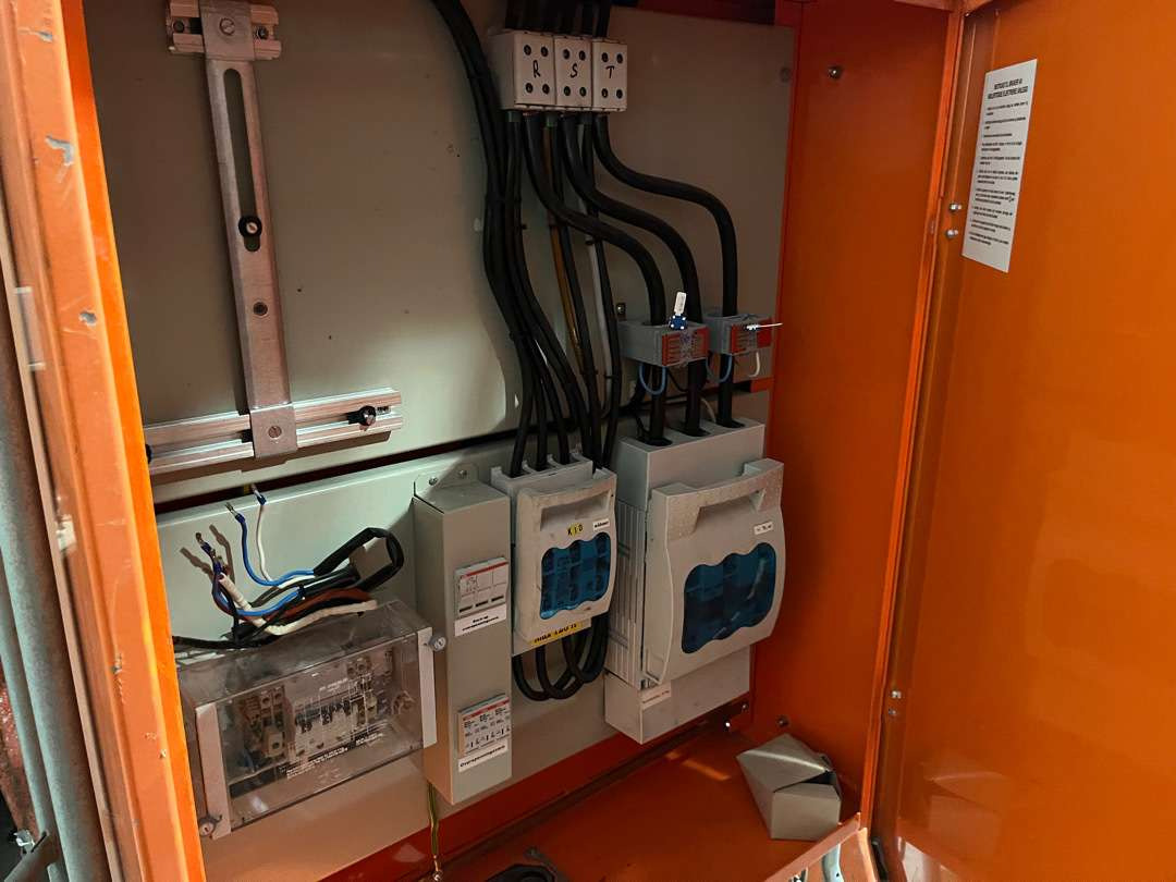 Holte strømskap 230 V - الأدوات والمعدات: صور 2 Holte strømskap 230 V - الأدوات والمعدات: صور 2
