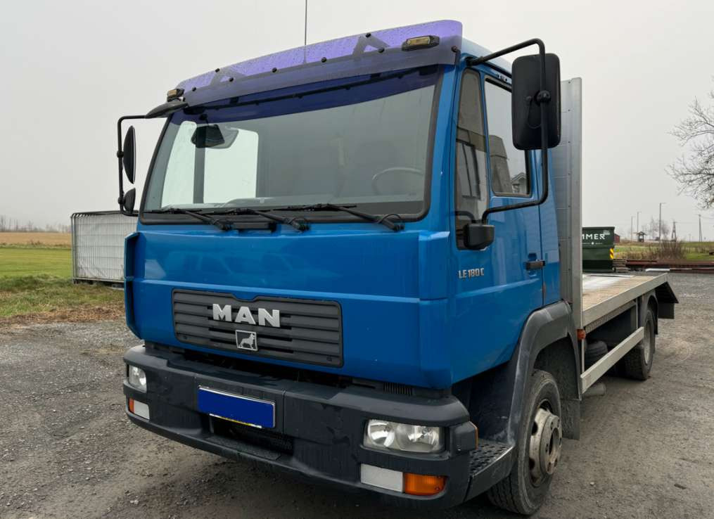 MAN LE 180 C Bilfrakter Lett lastebil - شاحنة نقل سيارات شاحنة: صور 1 MAN LE 180 C Bilfrakter Lett lastebil - شاحنة نقل سيارات شاحنة: صور 1