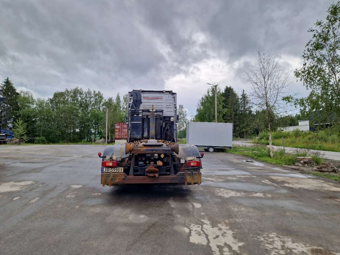 Volvo FH6X2-Krokbil med hydraulisk brøyteutstyr - شاحنة ذات الخطاف: صور 4 Volvo FH6X2-Krokbil med hydraulisk brøyteutstyr - شاحنة ذات الخطاف: صور 4