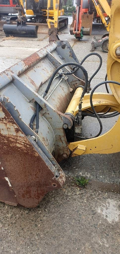 CAT 906M - اللودر بعجل: صور 2 CAT 906M - اللودر بعجل: صور 2