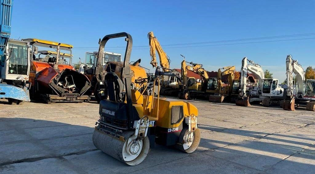 CAT CB 224 E - مدحلة الأسفلت: صور 3 CAT CB 224 E - مدحلة الأسفلت: صور 3