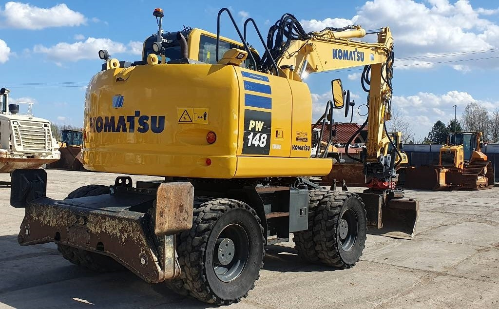 Komatsu PW148-10 - حفارة على عجلات: صور 5 Komatsu PW148-10 - حفارة على عجلات: صور 5